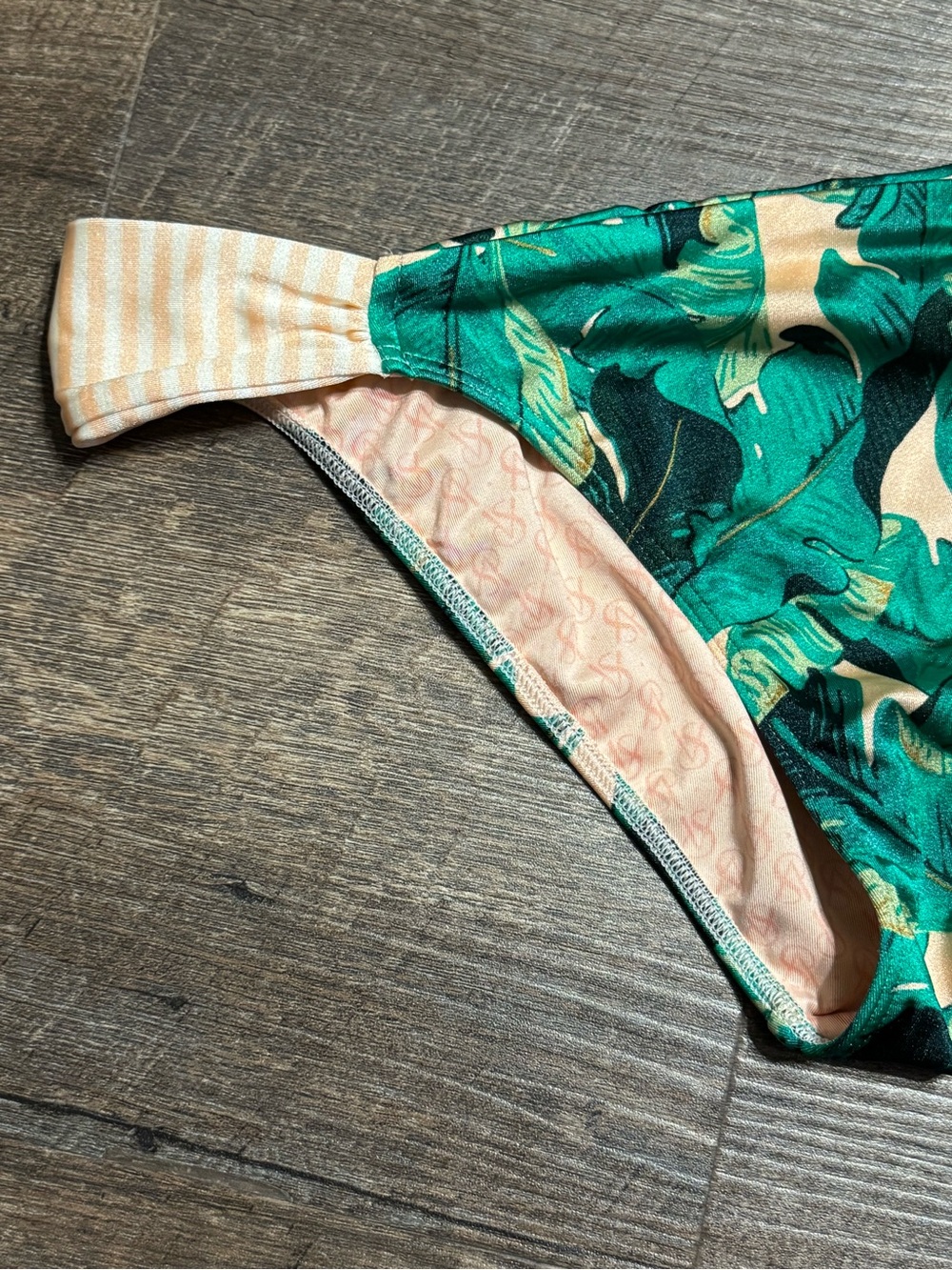 Victoria's Secret Bombshell Bikini Green Palm Leaf Print Bikini Set 34C/Med - Picture 3 of 11